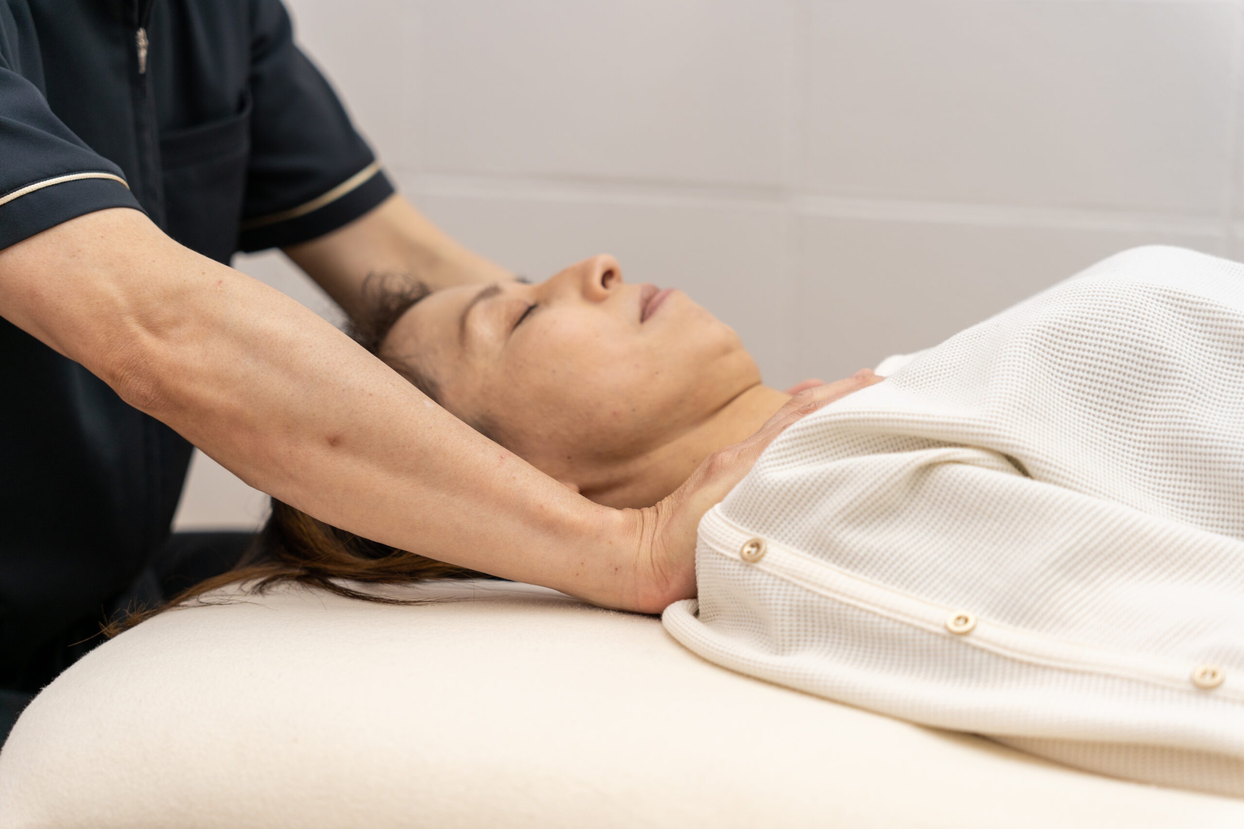 豊橋市の整体で首こり・食後の咳を根本改善 姿勢の構造から変える専門施術