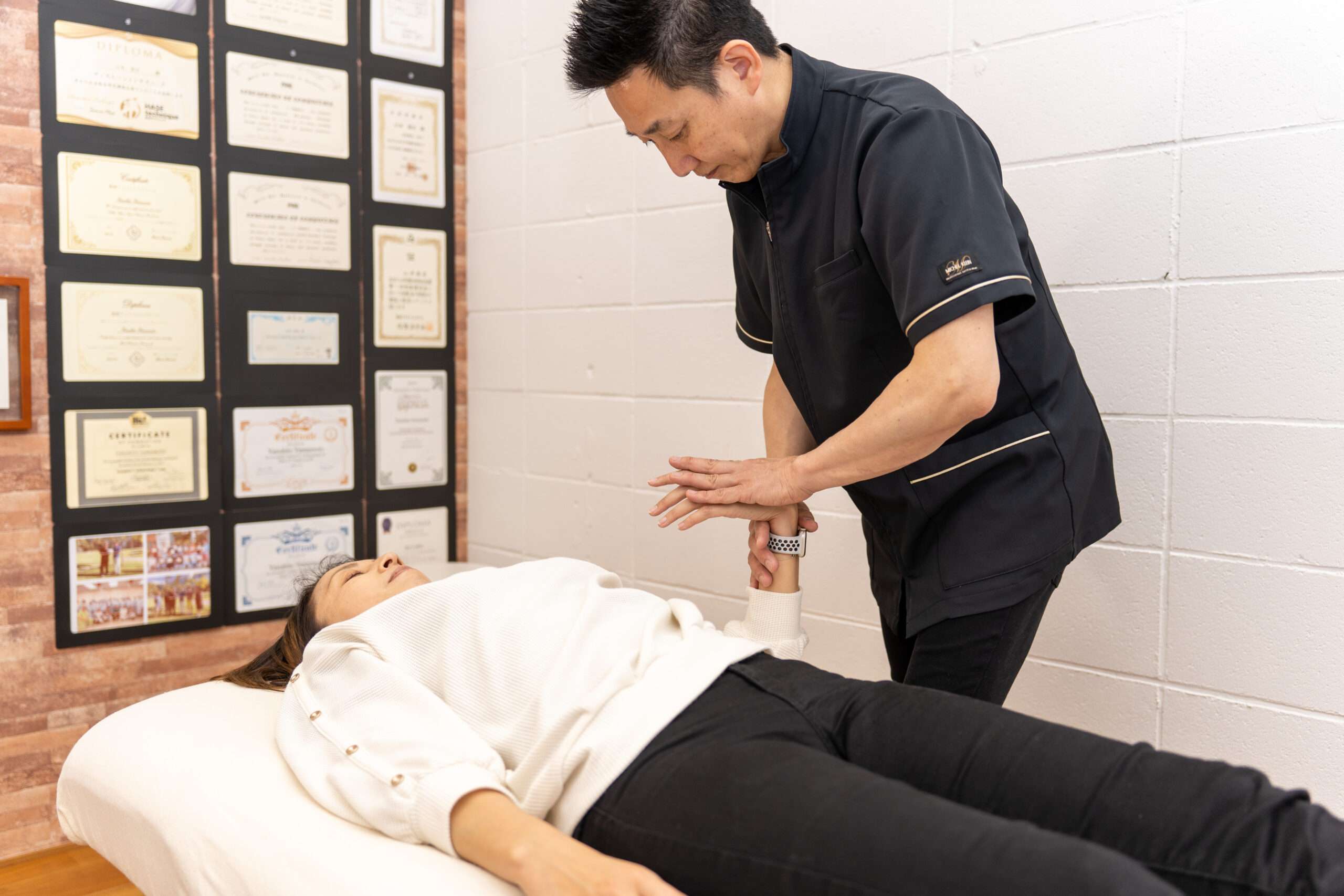 豊橋で左腕のしびれに悩むあなたへ|3ヶ月続く痛みの根本原因と改善法