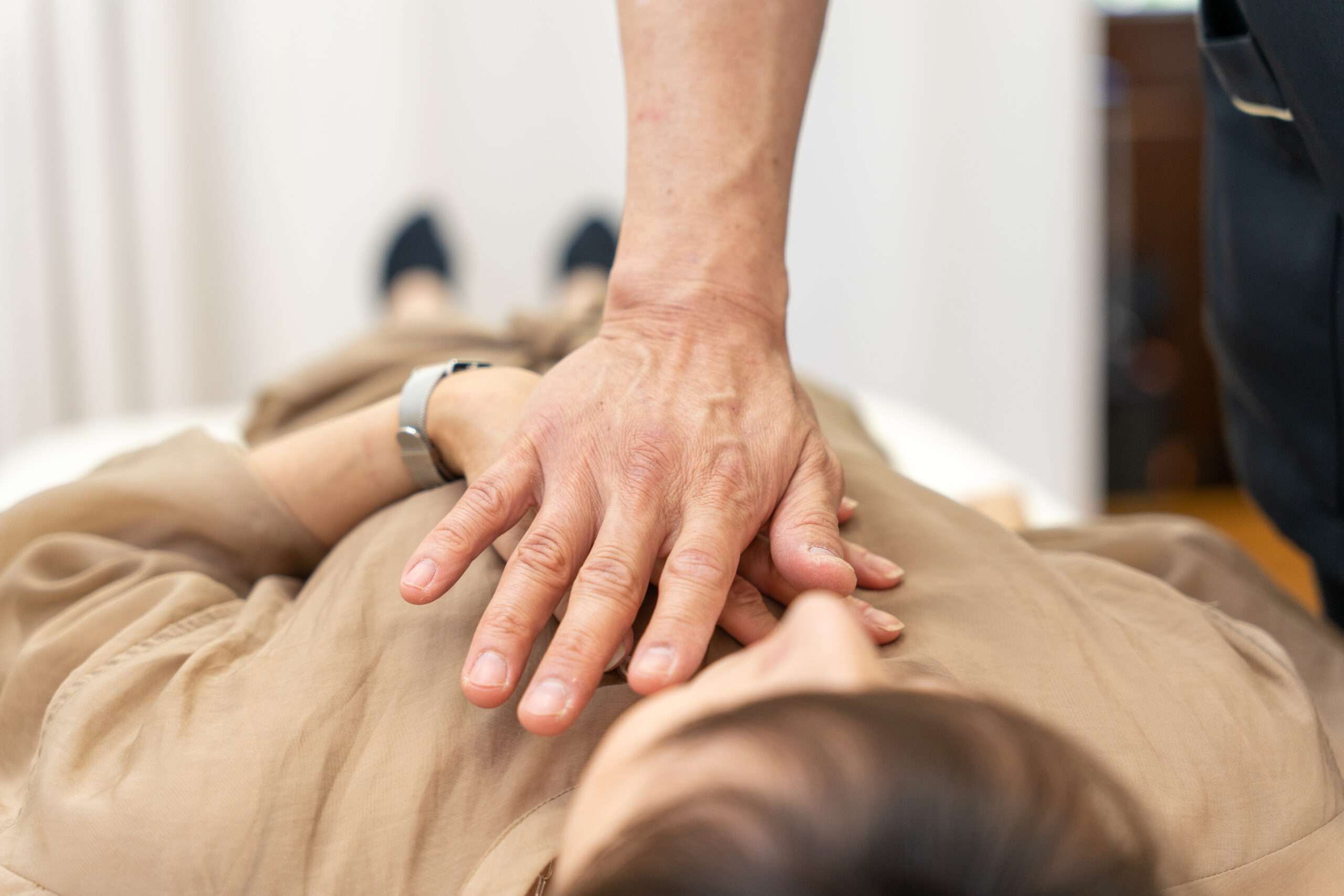 豊橋で動悸と肩の痛みを改善｜首の調整で複合症状が楽になった実例