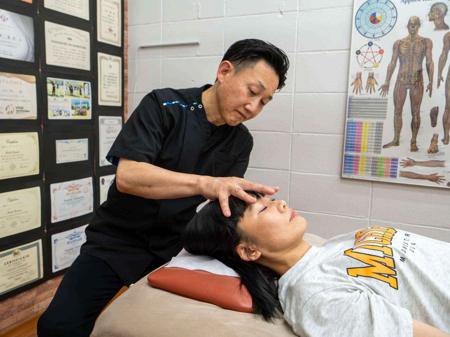 仕事の疲れで眠れない方へ 豊橋の整体で心身を整える方法